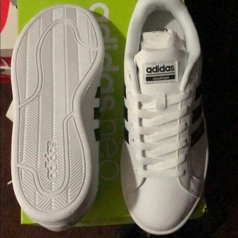 Adidas neo brand new never worn size 71/2